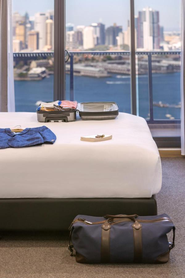 Meriton Suites North Sydney Exterior photo The bed in the film