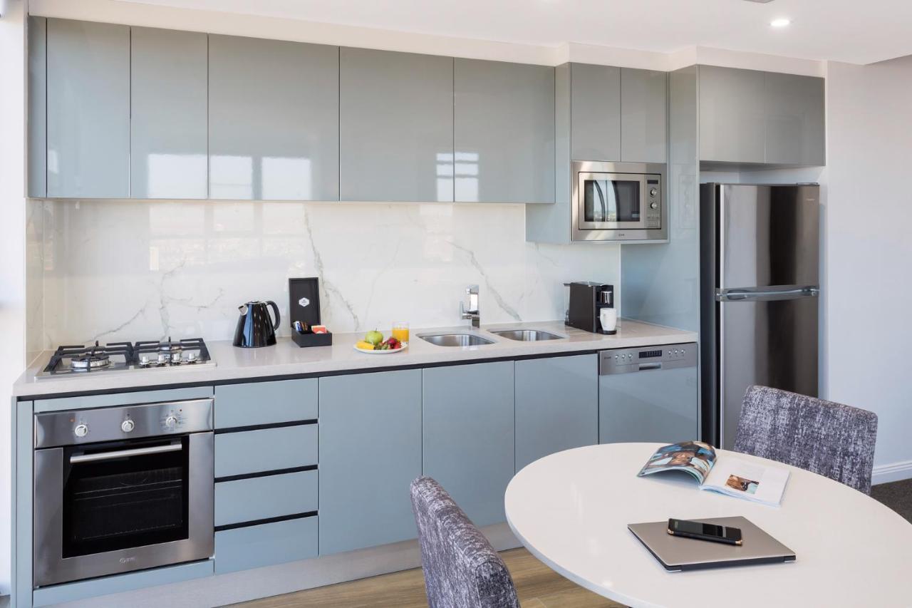 Meriton Suites North Sydney Exterior photo A typical kitchen