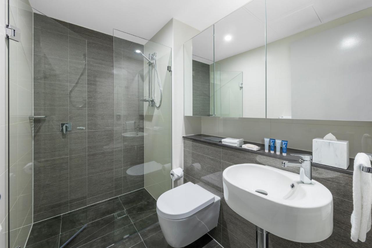 Meriton Suites North Sydney Exterior photo Bathroom