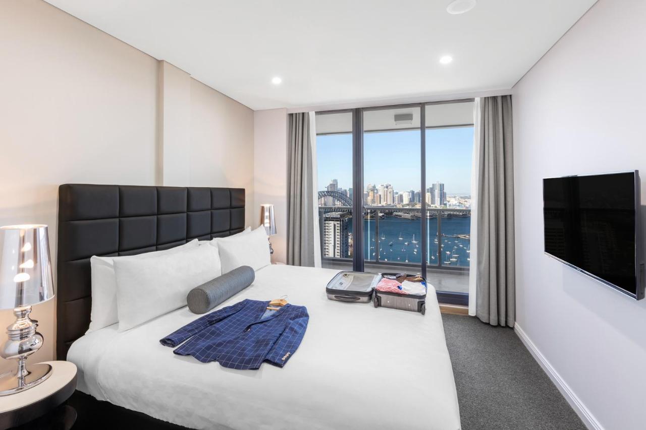 Meriton Suites North Sydney Exterior photo A bedroom at the hotel