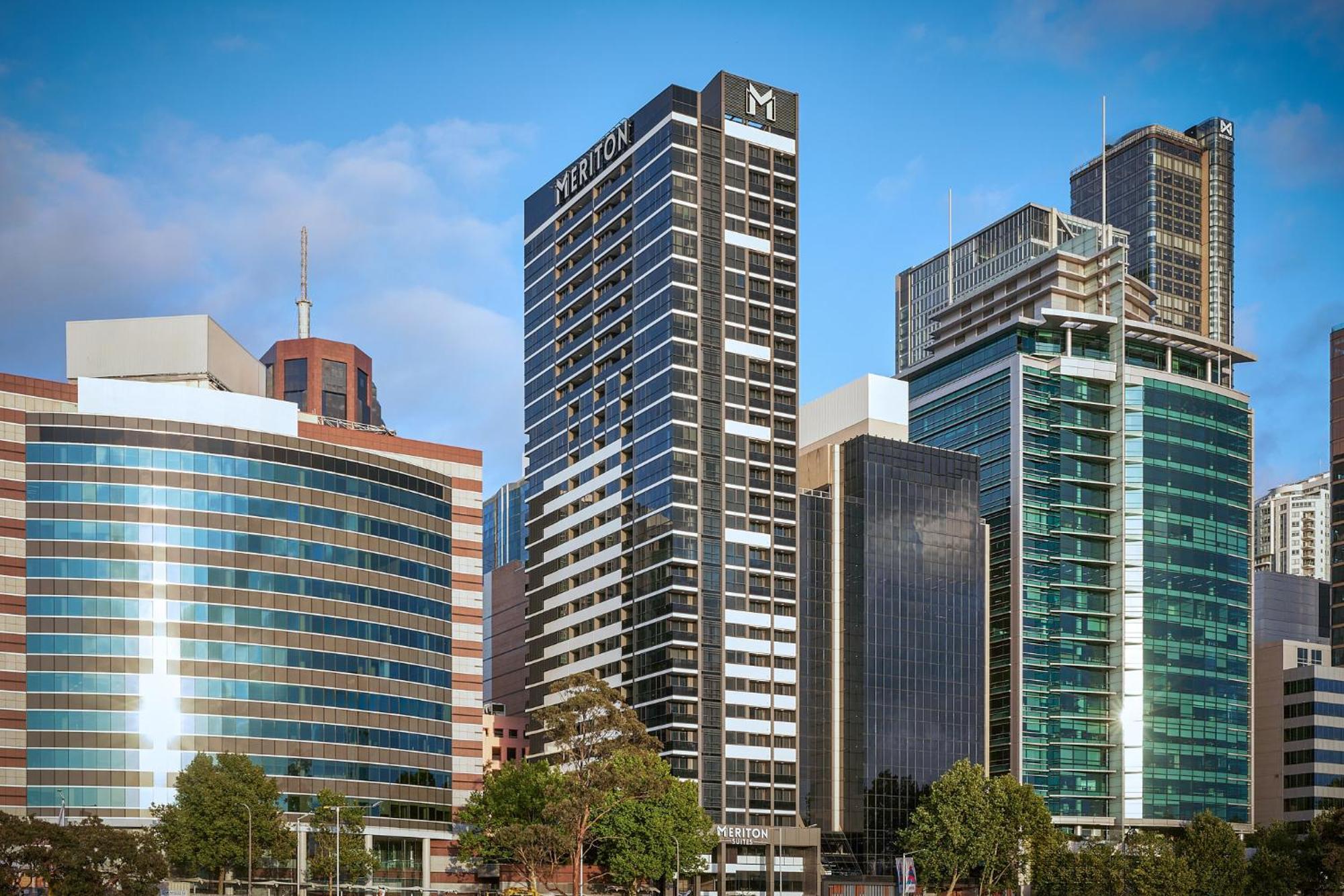 Meriton Suites North Sydney Exterior photo M on Mary