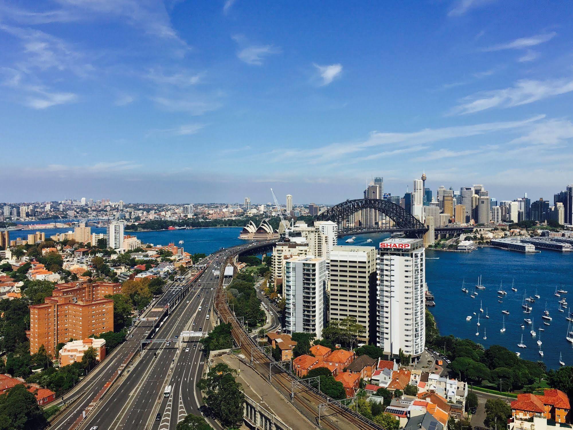 Meriton Suites North Sydney Exterior photo View of the Sydney CBD from the west